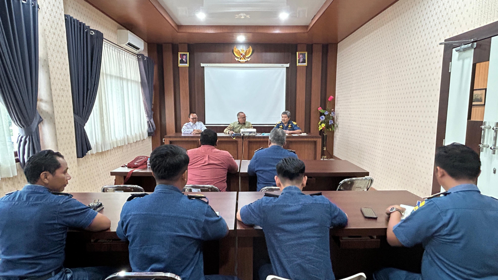 Penetapan Standar Kinerja Pelayanan Operasional Jasa Pemanduan dan Penundaan Kapal PT Pelabuhan&nbsp;Tiga&nbsp;bersaudara