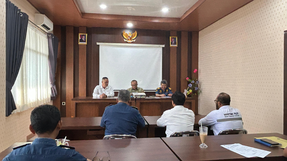 Penetapan Standar Kinerja Pelayanan Operasional Jasa Pemanduan dan Penundaan Kapal PT Bahari Pelabuhan Indonesia