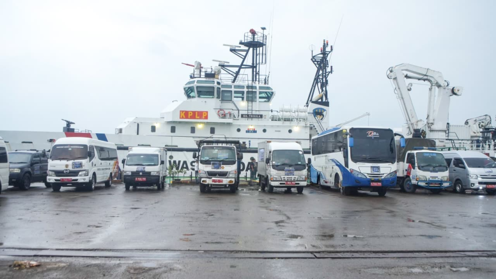 KEMENHUB KERAHKAN 4 KAPAL KPLP SALURKAN BANTUAN LOGISTIK UNTUK KORBAN BENCANA DI SUMATERA