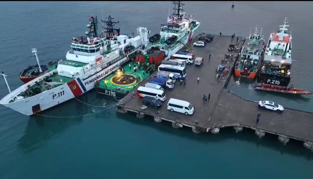 KEMENHUB KERAHKAN 4 KAPAL KPLP SALURKAN BANTUAN LOGISTIK UNTUK KORBAN BENCANA DI SUMATERA