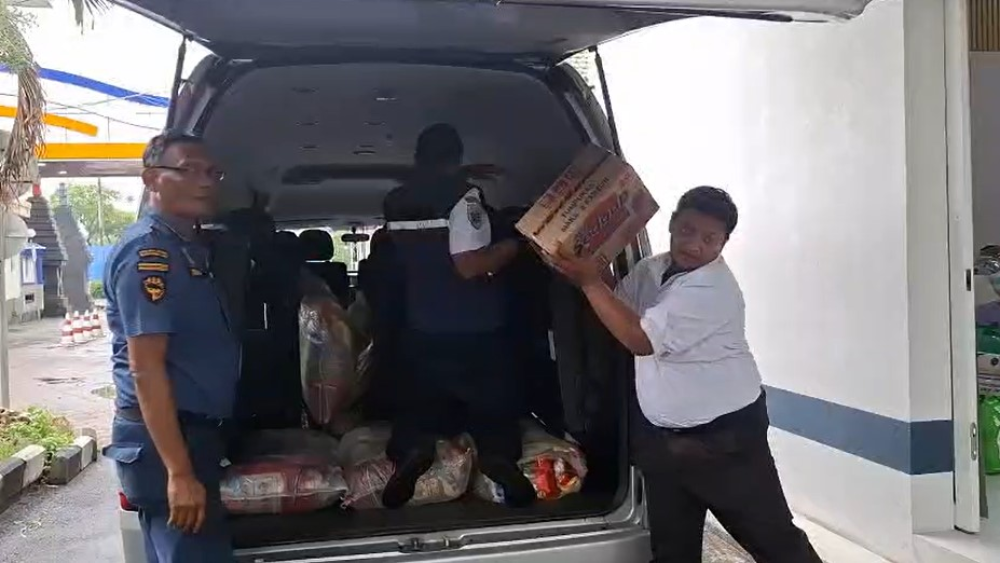 KSOP Kelas IV Probolinggo Mengirimkan Bantuan Logistik untuk Korban Banjir Aceh, Sumatera Utara, Dan Sumatera Barat
