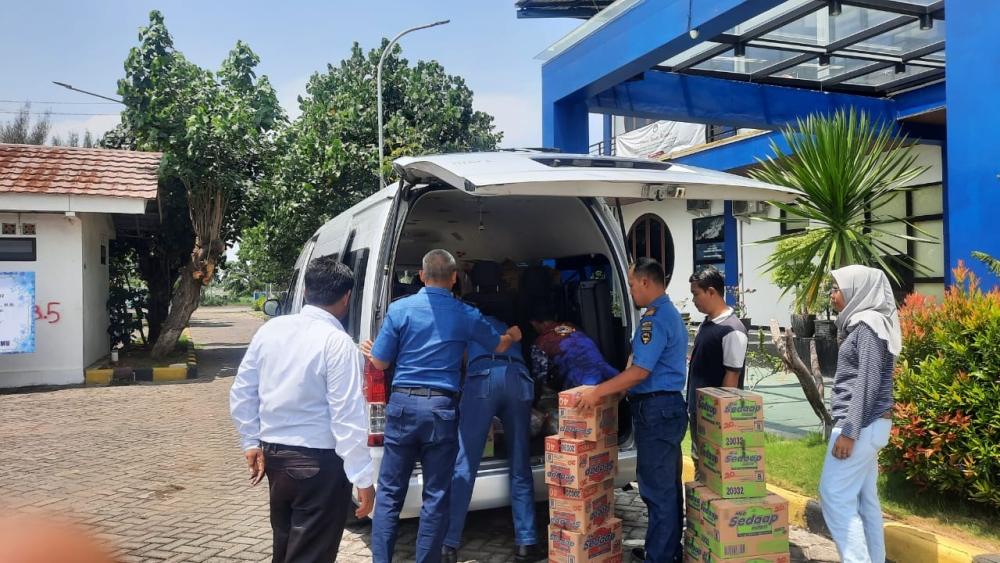 KSOP Kelas IV Probolinggo Mengirimkan Bantuan Logistik untuk Korban Banjir Aceh, Sumatera Utara, Dan Sumatera Barat