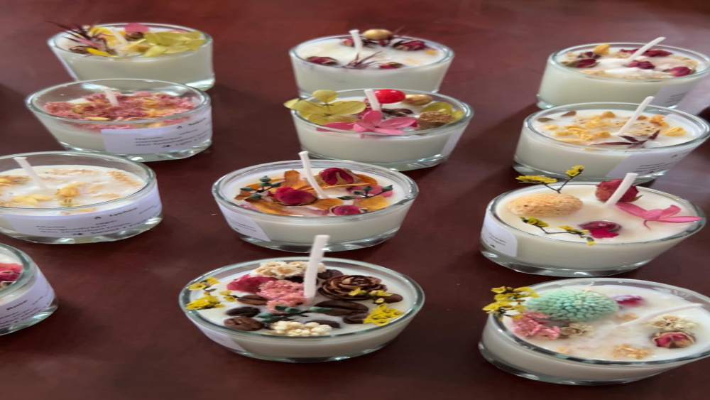 KEGIATAN MEMBUAT Scented Candle atau ilin Aromaterapi OLEH DWP KANTOR KSOP KELAS I DUMAI