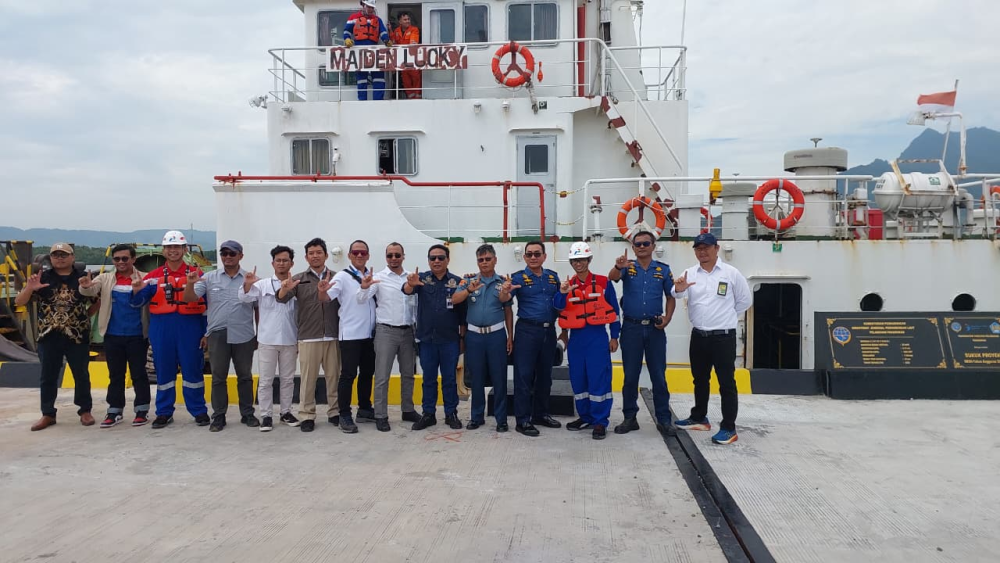 Uji Sandar Kapal di Pelabuhan Panarukan Sukses, Kemenhub Pastikan Kesiapan Operasional dan Keselamatan Pelayaran