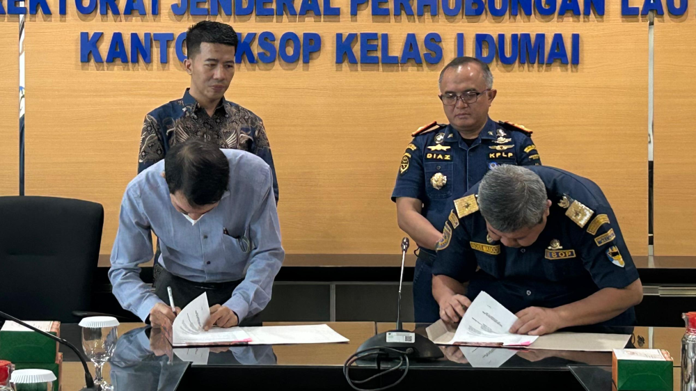 Penandatangan Perjanjian Kerja sama Antara Kantor Kesyahbandaran dan Otoritas Pelabuhan Kelas I Dumai Dengan PT Intibenua Perkasatama Tentang Penggunaan Perairan di Terminal Khusus PT Intibenua Perkasatama.