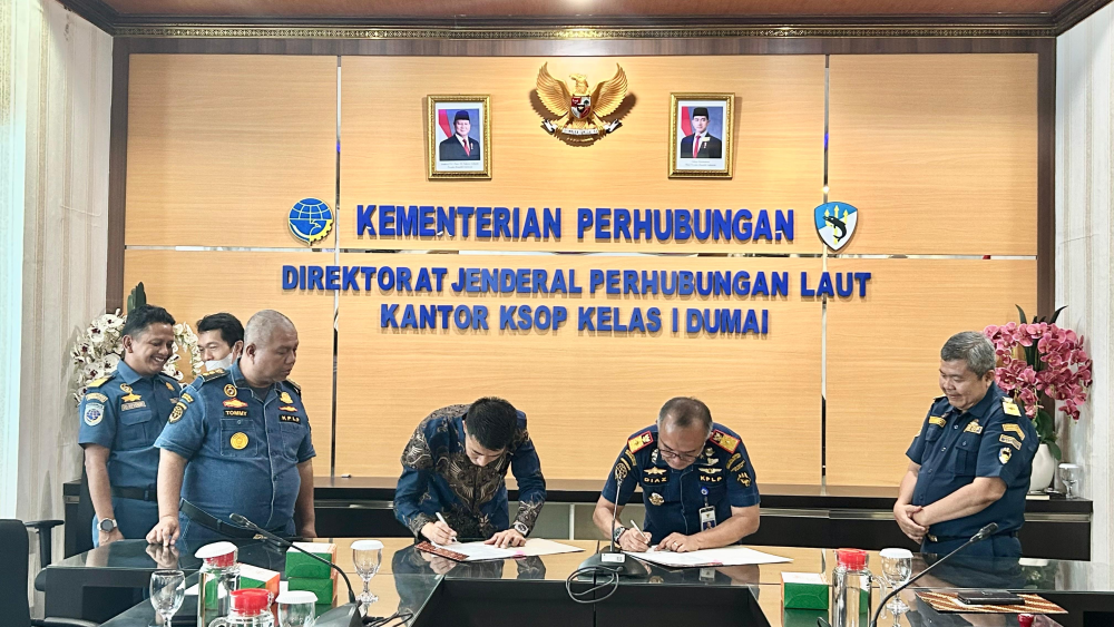 Penandatangan Perjanjian Kerja sama Antara Kantor Kesyahbandaran dan Otoritas Pelabuhan Kelas I Dumai Dengan PT Intibenua Perkasatama Tentang Penggunaan Perairan di Terminal Khusus PT Intibenua Perkasatama.