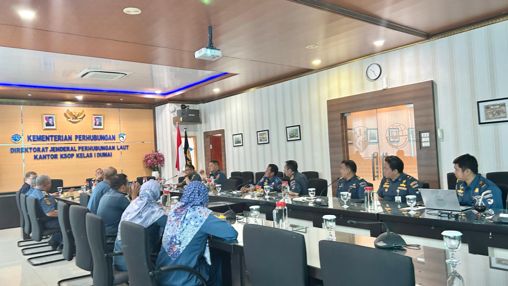 Rapat Evaluasi Kinerja Bulanan Kantor KSOP Kelas I Dumai