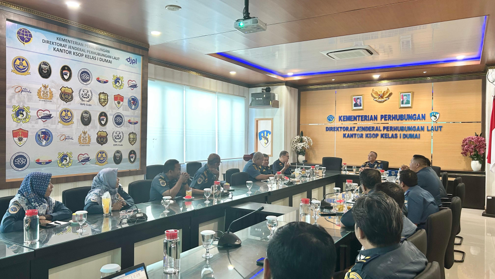 Rapat Evaluasi Kinerja Bulanan Kantor KSOP Kelas I Dumai