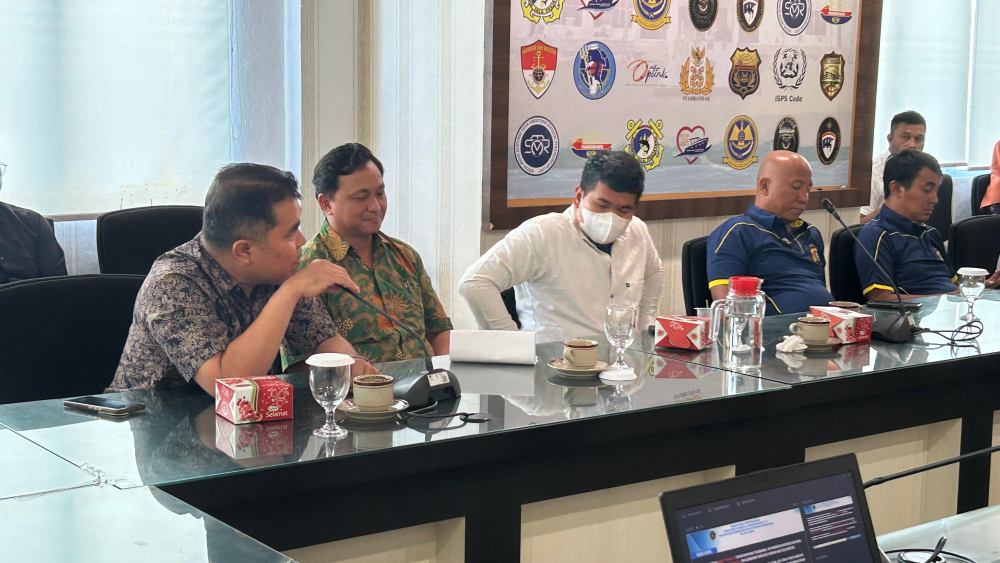 Rapat pembahasan pembentukan UUPJ  TKBM di wilayah TERMINAL KHUSUS untuk sementara melayani kepentingan umum