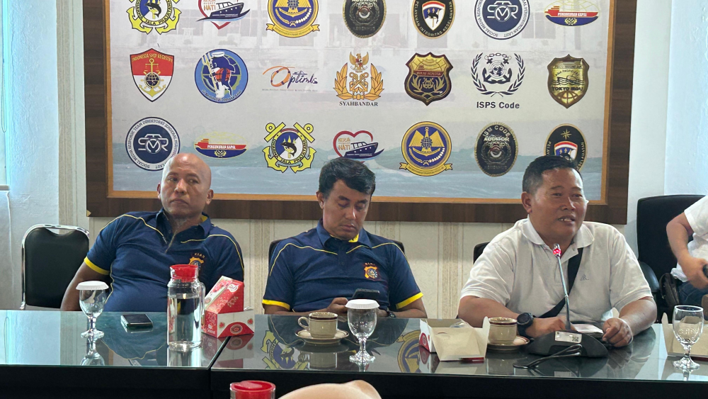 Rapat pembahasan pembentukan UUPJ  TKBM di wilayah TERMINAL KHUSUS untuk sementara melayani kepentingan umum