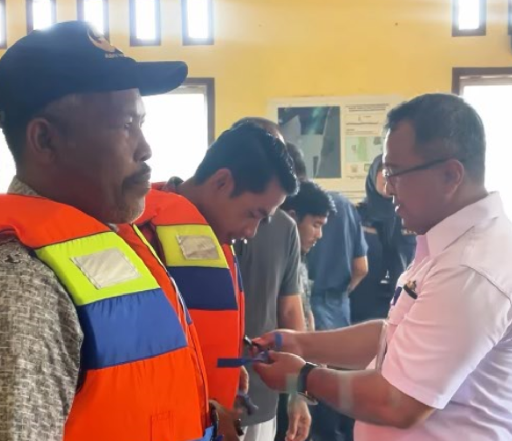 Kolaborasi UPP Selayar-KSOP Makassar dalam Kampanye Keselamatan Pelayaran & Gerai Pengukuran Kapal Tradisional