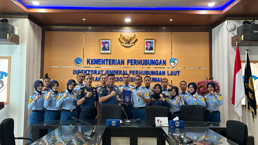 Kegiatan Pelepasan Taruna dan Taruni dari Akademi Maritim Indonesia (AMI) Medan untuk melanjutkan Praktek Darat ke perusahaan-perusahaan yang ada di Dumai