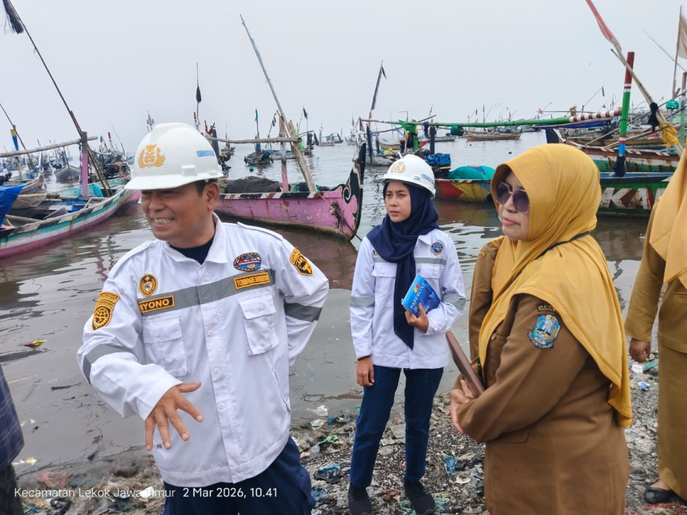 KSOP Kelas IV Probolinggo bersinergi dengan Pemerintah Daerah Lakukan Pengukuran Kapal Nelayan untuk Penerbitan E-Pas Kecil di Kecamatan Lekok, Kabupaten Pasuruan.
