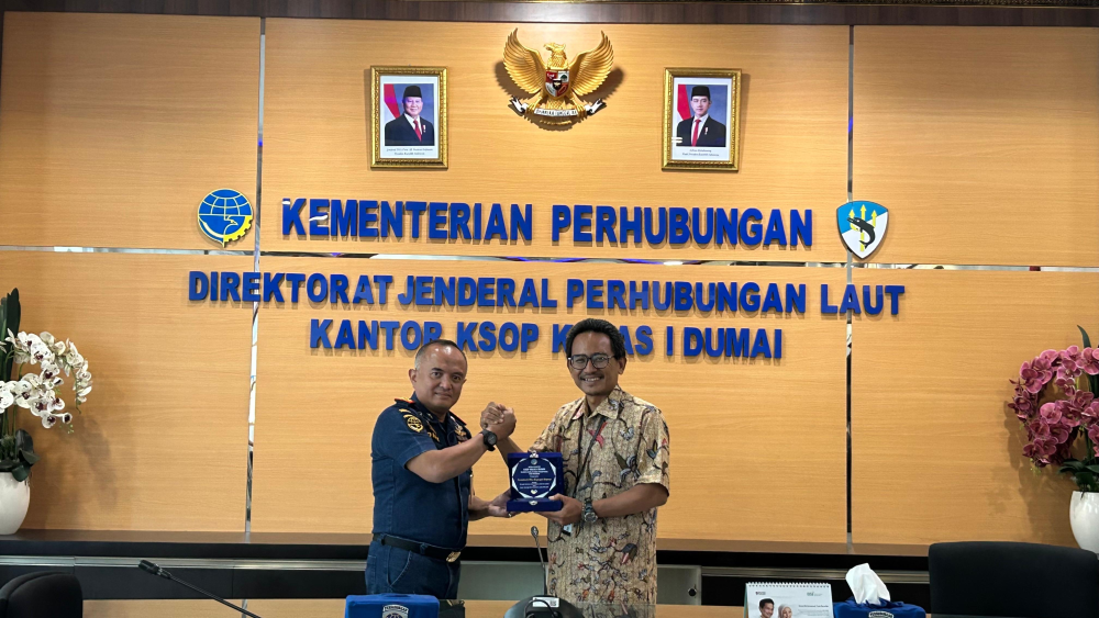 Kantor KSOP Kelas I Dumai menerima kunjungan dari Komisi Pengawasan Persaingan Usaha (KPPU) dalam rangka melakukan koordinasi dan diskusi terkait kegiatan Koperasi Tenaga Kerja Bongkar Muat (TKBM) yang beroperasi di wilayah Pelabuhan Dumai.