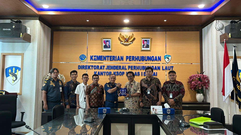 Kantor KSOP Kelas I Dumai menerima kunjungan dari Komisi Pengawasan Persaingan Usaha (KPPU) dalam rangka melakukan koordinasi dan diskusi terkait kegiatan Koperasi Tenaga Kerja Bongkar Muat (TKBM) yang beroperasi di wilayah Pelabuhan Dumai.