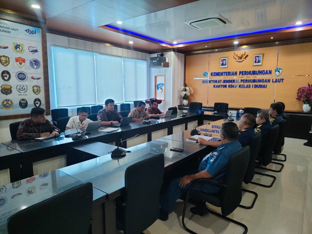 Kantor KSOP Kelas I Dumai menerima kunjungan dari Komisi Pengawasan Persaingan Usaha (KPPU) dalam rangka melakukan koordinasi dan diskusi terkait kegiatan Koperasi Tenaga Kerja Bongkar Muat (TKBM) yang beroperasi di wilayah Pelabuhan Dumai.