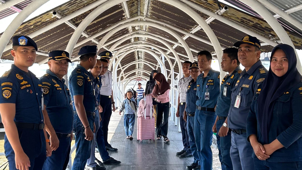PENGAWASAN KEGIATAN EMBARKASI DAN DEBARKASI PENUMPANG POSKO ANGKUTAN LAUT LEBARAN 1447 H/2026 DI PELABUHAN DUMAI