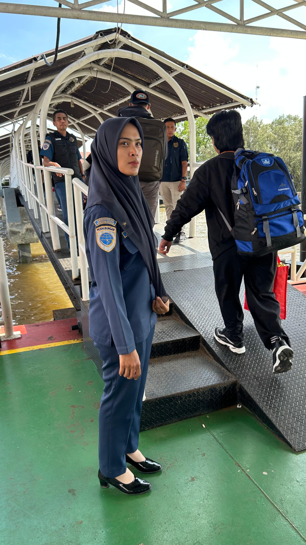 Kantor KSOP Kelas I Dumai bersama Tim Posko Gabungan melakukan Kegiatan pengawasan debarkasi penumpang Angkutan Laut Lebaran 1447 H/2026 di Pelabuhan Pelindo Dumai.