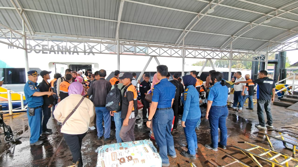 Kantor KSOP Kelas I Dumai melakukan Kegiatan pengawasan embarkasi dan debarkasi penumpang Angkutan Laut Lebaran 1447 H/2026 di pelabuhan Dumai