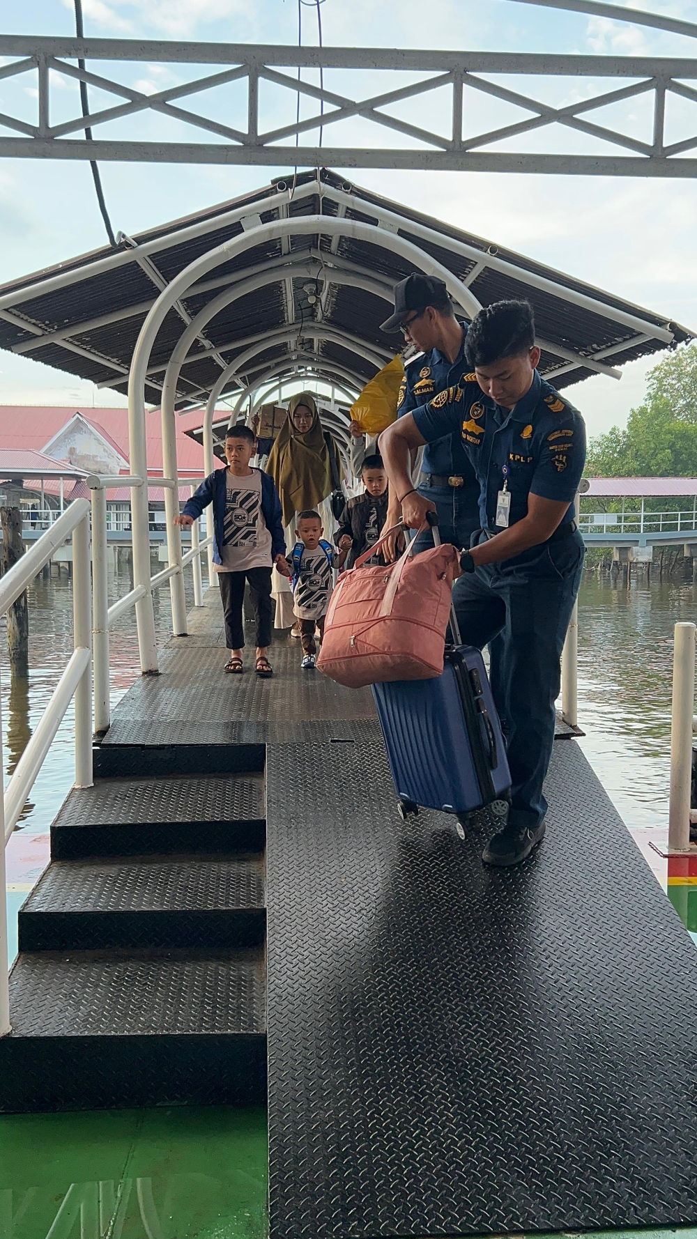 Kantor KSOP Kelas I Dumai melakukan Kegiatan pengawasan embarkasi dan debarkasi penumpang Angkutan Laut Lebaran 1447 H/2026 di pelabuhan Dumai
