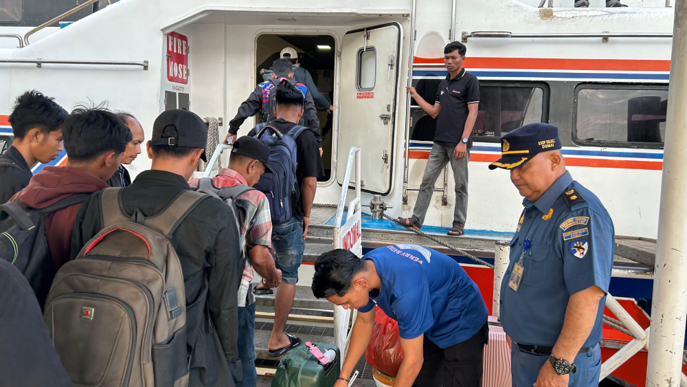 PENGAWASAN EMBARKASI DAN DEBARKASI PENUMPANG ANGKUTAN LAUT LEBARAN 1447/2026 DI PELABUHAN DUMAI OLEH KSOP KELAS I DUMAI