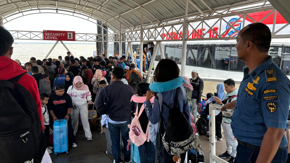 PENGAWASAN EMBARKASI DAN DEBARKASI PENUMPANG ANGKUTAN LAUT LEBARAN 1447/2026 DI PELABUHAN DUMAI OLEH KSOP KELAS I DUMAI