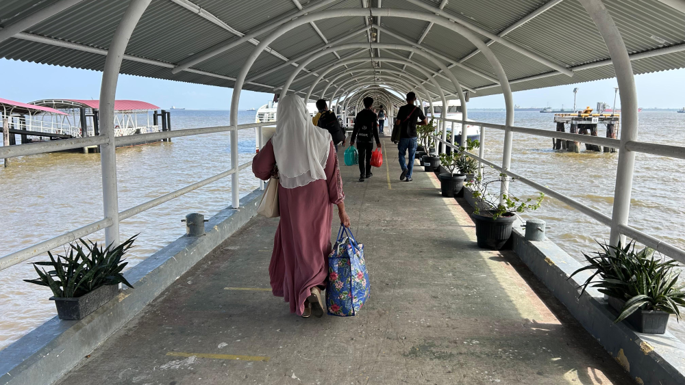 PENGAWASAN EMBARKASI DAN DEBARKASI PENUMPANG ANGKUTAN LAUT LEBARAN 1447/2026 DI PELABUHAN DUMAI OLEH KSOP KELAS I DUMAI