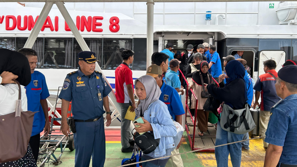 PENGAWASAN EMBARKASI DAN DEBARKASI PENUMPANG ANGKUTAN LAUT LEBARAN 1447/2026 DI PELABUHAN DUMAI OLEH KSOP KELAS I DUMAI