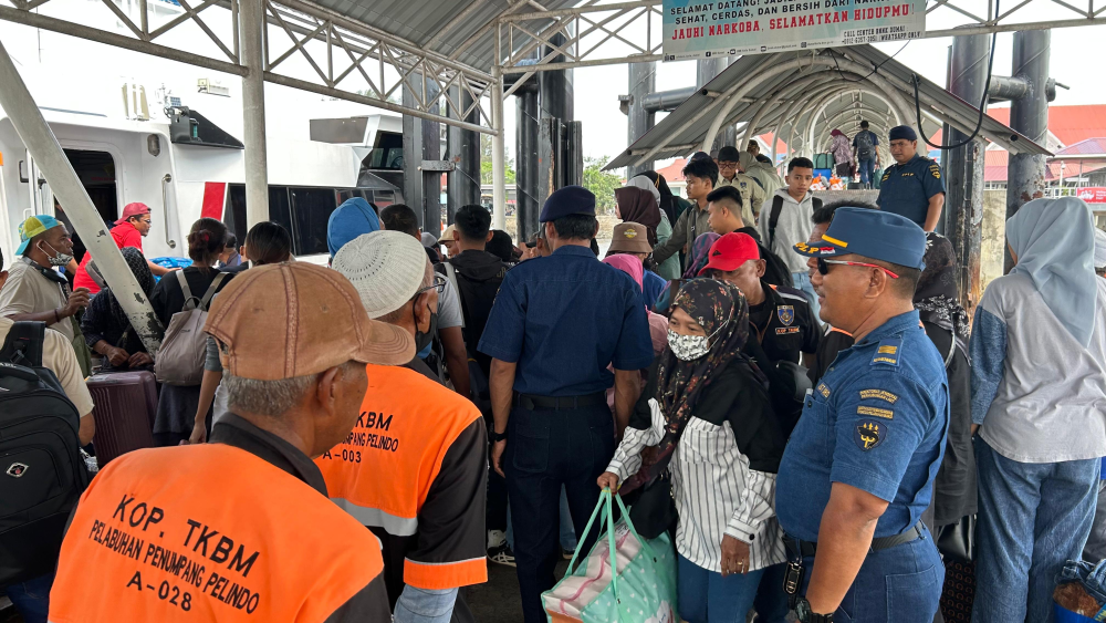 PENGAWASAN EMBARKASI DAN DEBARKASI PENUMPANG ANGKUTAN LAUT LEBARAN 1447/2026 DI PELABUHAN DUMAI OLEH KSOP KELAS I DUMAI
