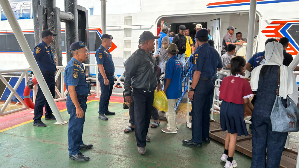 PENGAWASAN EMBARKASI DAN DEBARKASI PENUMPANG ANGKUTAN LAUT LEBARAN 1447/2026 DI PELABUHAN DUMAI OLEH KSOP KELAS I DUMAI