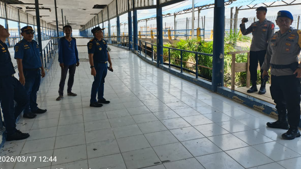 Kepala KaNTOR KELAS I DUMAI Monitorng Arus Mudik Angkutan Laut Lebaran 1447 H/2026 di pelabuhan DUMAI