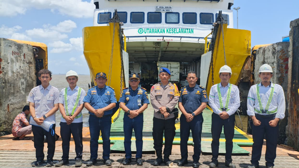 Kepala KaNTOR KELAS I DUMAI Monitorng Arus Mudik Angkutan Laut Lebaran 1447 H/2026 di pelabuhan DUMAI