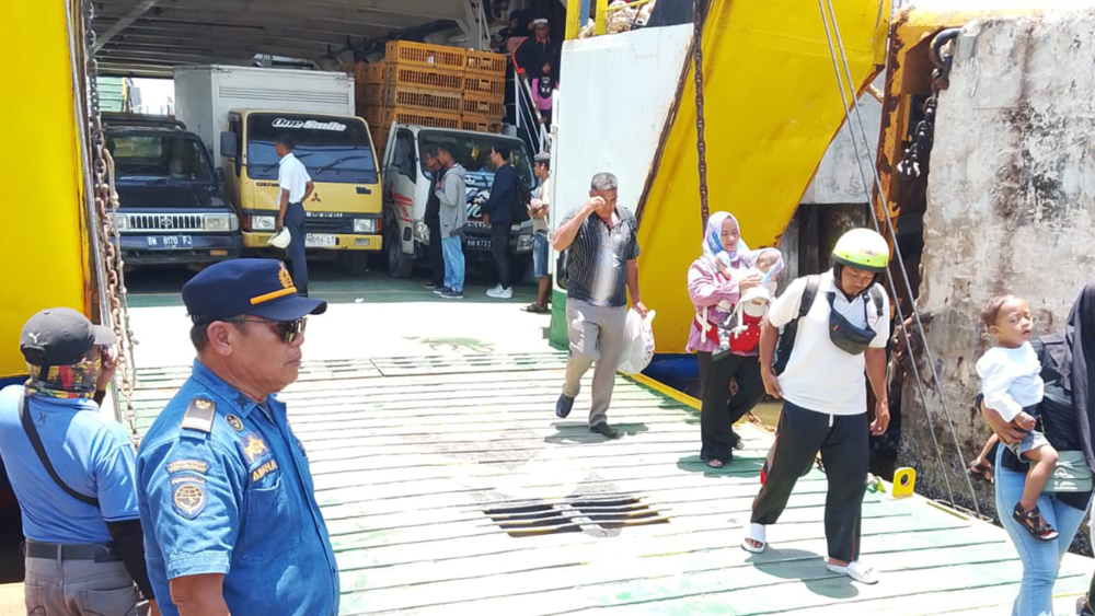 Kepala KaNTOR KELAS I DUMAI Monitorng Arus Mudik Angkutan Laut Lebaran 1447 H/2026 di pelabuhan DUMAI