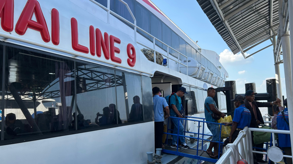 KSOP KELAS I DUMAI MELAKUKAN PENGAWASAN KEGIATAN DEBARKASI PENUMPANG PADA ARUS MUDIK ANGKUTAN LAUT LEBARAN 1447 H/2026 DI PELABUHAN PENUMPANG PELINDO DUMAI