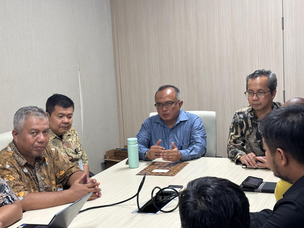 Penandatanganan Pakta Integritas Pelayanan Pemanduan & Penundaan Kapal oleh PT Krakatau Bandar Samudera melalui Aplikasi Kipos Terintegrasi dengan Inaportnet