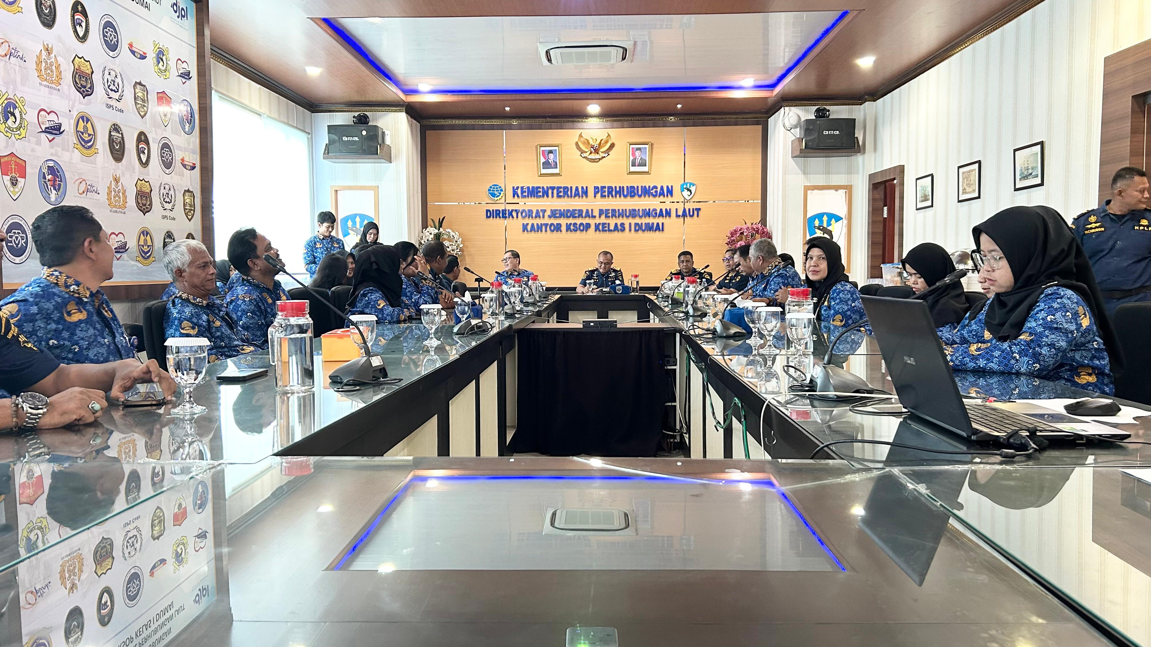 Pelepasan Purna Bakti Pegawai Negeri Sipil Kantor KSOP Kelas I Dumai