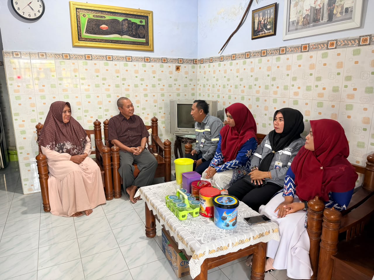 Pererat Silaturahmi, KSOP Kalianget Bersama DWP Laksanakan Giat Anjangsana ke Pegawai Purnatugas