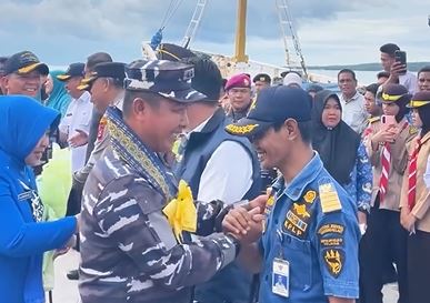 Kedatangan KRI MARLIN-877 di Pelabuhan Benteng Selayar