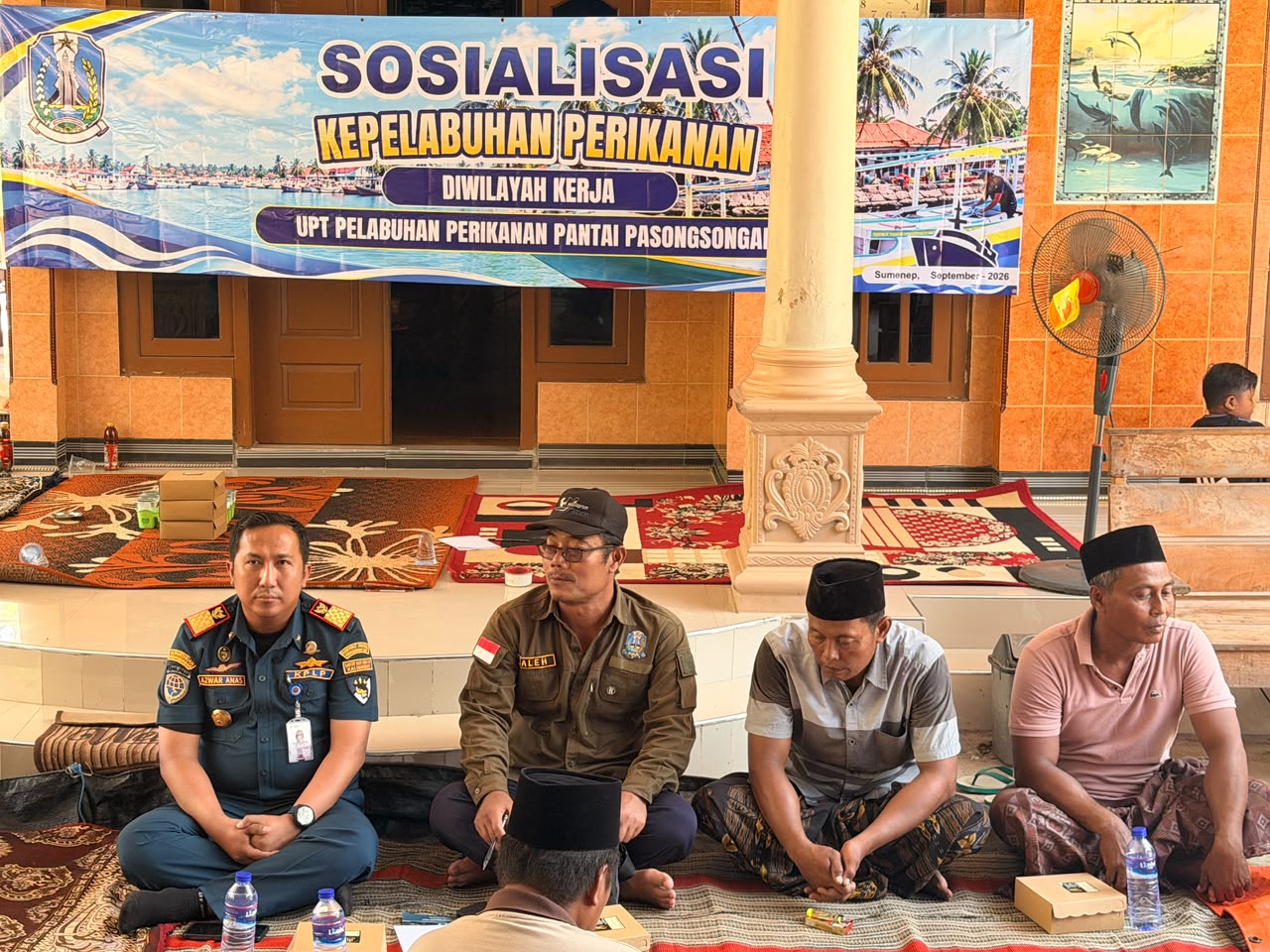 Tingkatkan Keselamatan dan Legalitas Nelayan, KSOP Kalianget Bersinergi dengan Dinas Kelautan dan Perikanan Gelar Sosialisasi Pas Kecil di Tanjung Saronggi Kabupaten Sumenep