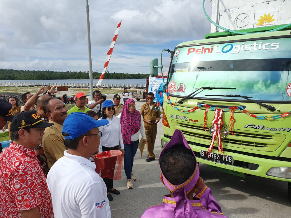 PENGIRIMAN PERDANA MUATAN BALIK KOMODITAS IKAN DENGAN REEFER KONTAINER TOL LAUT DARI TALAUD