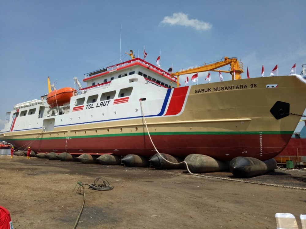 PERKUAT KONEKTIVITAS, KEMENHUB LUNCURKAN KAPAL PERINTIS GT 1200 DI SEMARANG