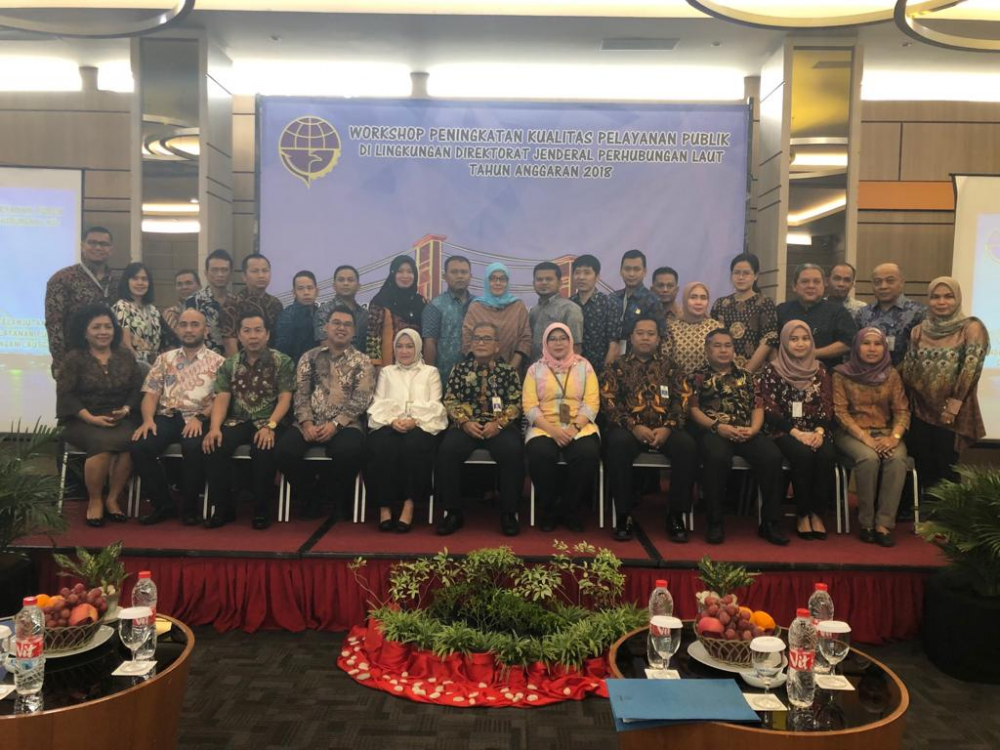 KOMITMEN PEMERINTAH WUJUDKAN PELAYANAN PUBLIK YANG BERORIENTASI MELAYANI MASYARAKAT