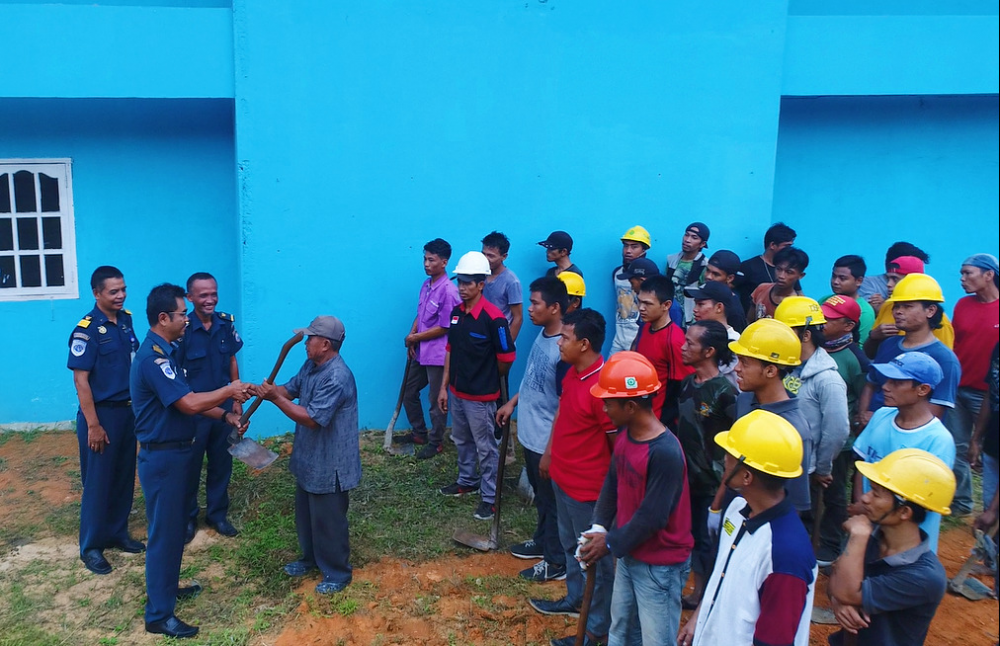 DISTRIK NAVIGASI DUMAI LAKSANAKAN PADAT KARYA DI TIGA LOKASI DI DUMAI TIMUR