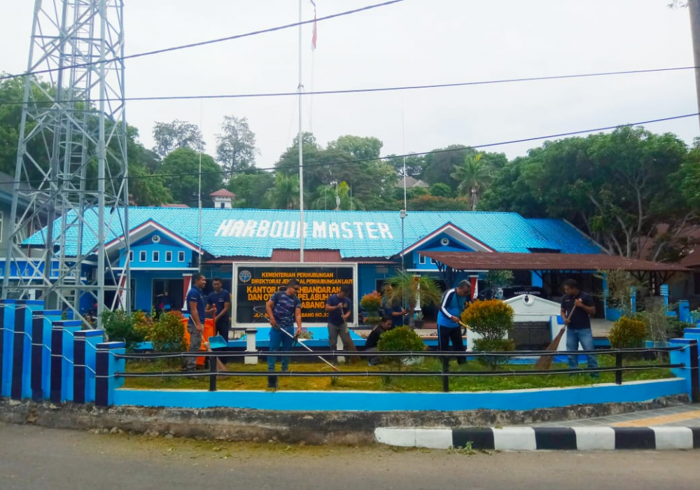 LANJUTAN AKSI BERSIH LAUT DAN PANTAI SERENTAK, SELURUH UPT DITJEN HUBLA RUTIN BERSIHKAN LINGKUNGAN KERJA