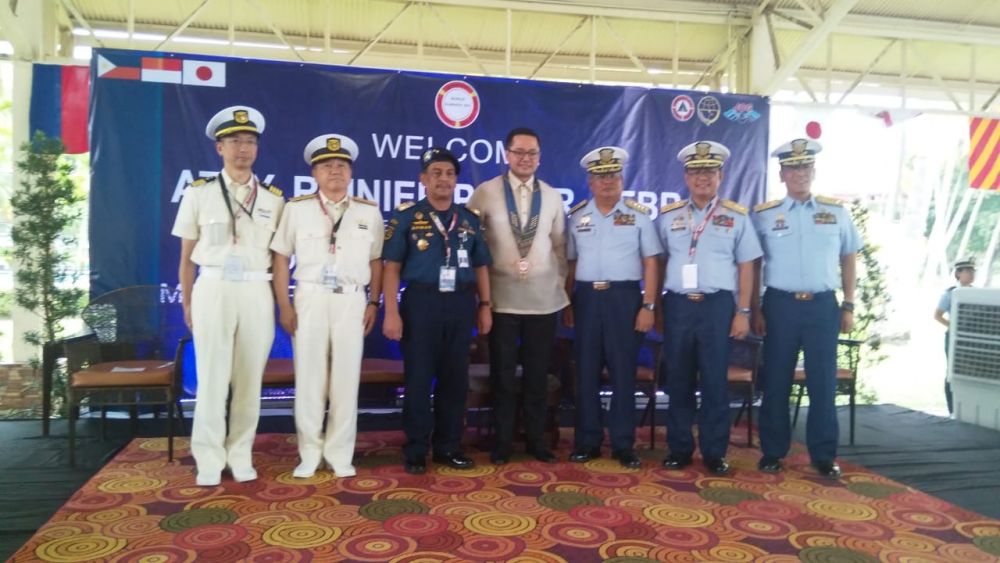 LATIHAN PENANGGULANGAN TUMPAHAN MINYAK DI LAUT RI DAN FILIPINA RESMI DIBUKA