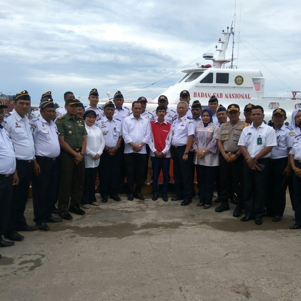 MENHUB DORONG PELABUHAN MURHUM BAUBAU MENJADI HUB INDONESIA BARAT DAN TIMUR