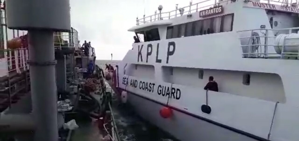 KAPAL PATROLI KPLP AMANKAN KAPAL TANKER BERBENDERA MALAYSIA TANPA AWAK DI BATAM