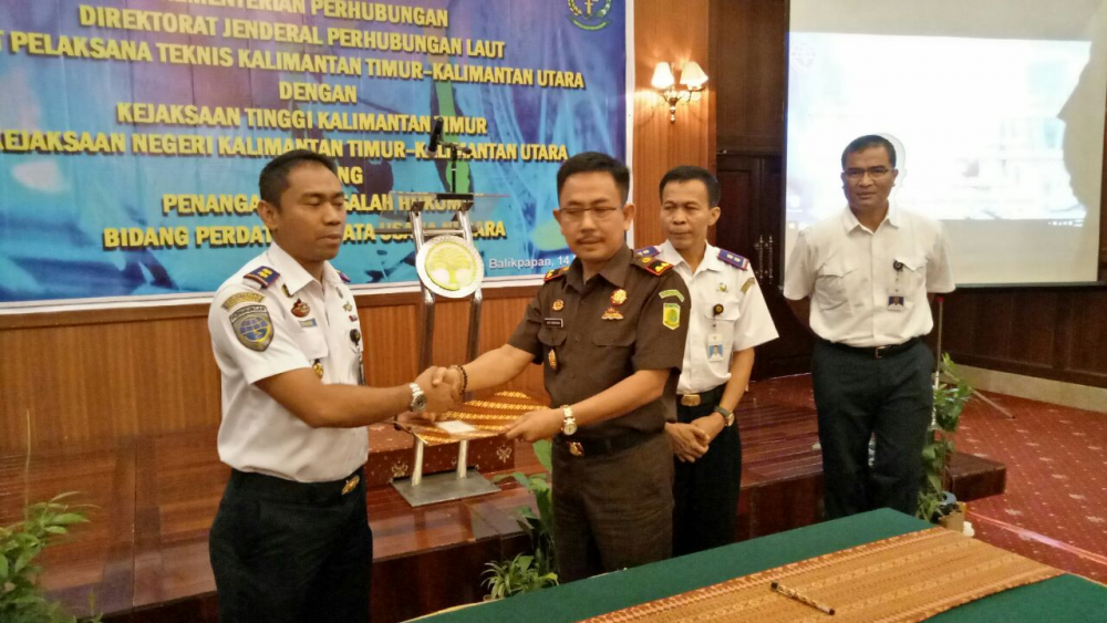 KEMENHUB BERSAMA KEJAKSAAN TINGGI KALTIM DAN KALTARA TANDA TANGANI MOU PENANGANAN HUKUM PERDATA DAN TA