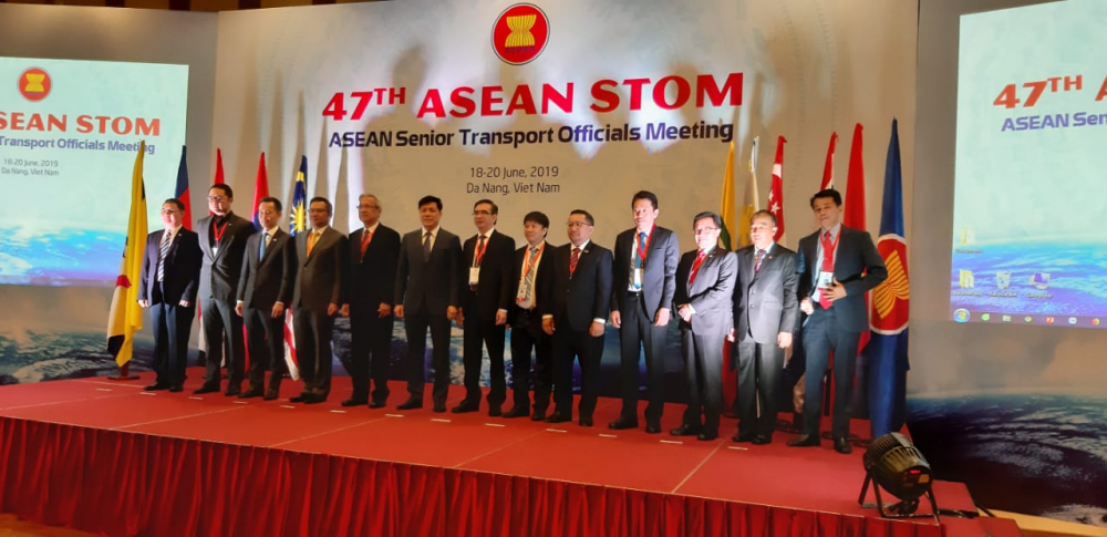 DELEGASI INDONESIA BAHAS KONEKTIVITAS DAN PERKEMBANGAN TRANSPORTASI PADA SIDANG ASEAN STOM KE-47 DAN ASE