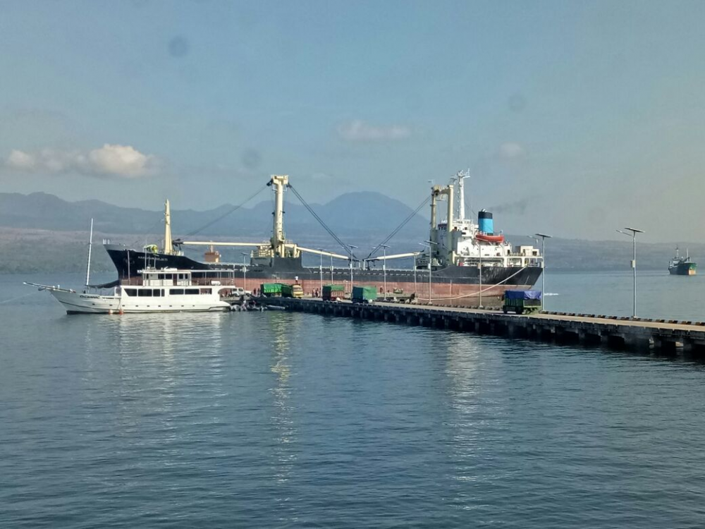 MENHUB KUNJUNGAN KE SEJUMLAH BANDARA DAN PELABUHAN DI NTT DAN NTB 09/09
